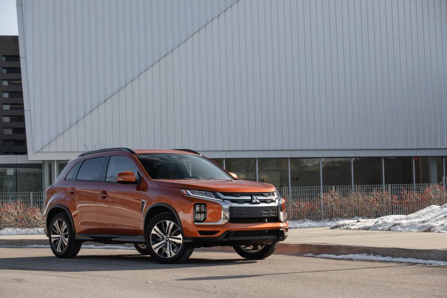  Mitsubishi Outlander Sport 2019 года  (фото 14 из 39)